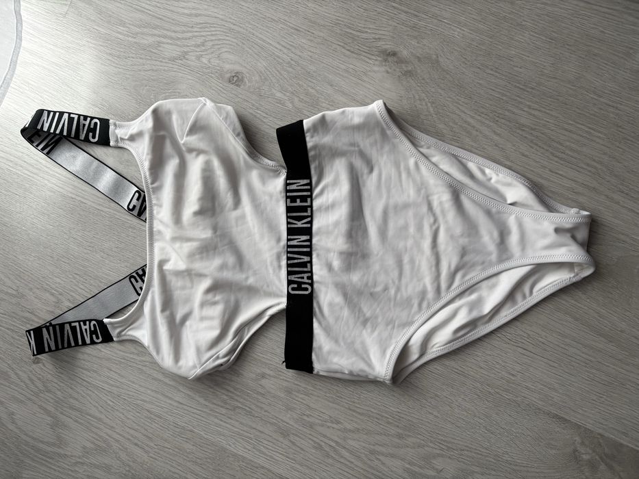 Stroj jednoczesciowy calvin klein