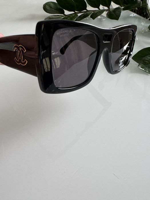 Okulary  przeciwsłoneczne   Chanel