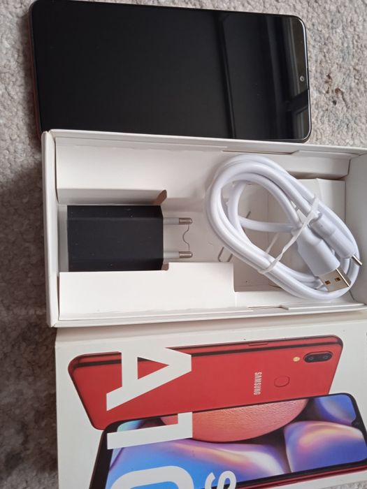 Телефон СамсунгА 30 .3100 гривень