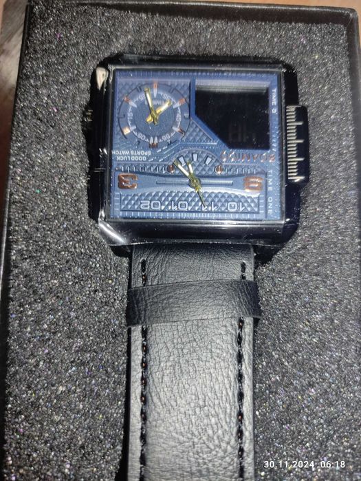 Часы мужские навороченные
электронно-кварцевые BOAMIGO
F941 новые.