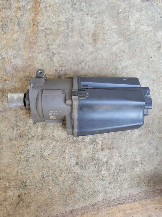 Двигун, мотор елетрорейки Passat b8 Skoda superB 5Q0959439L