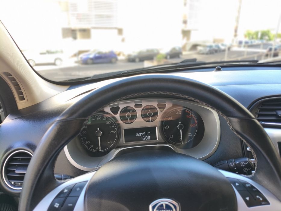Lancia delta 1.6 multijet como novo  preço negociável