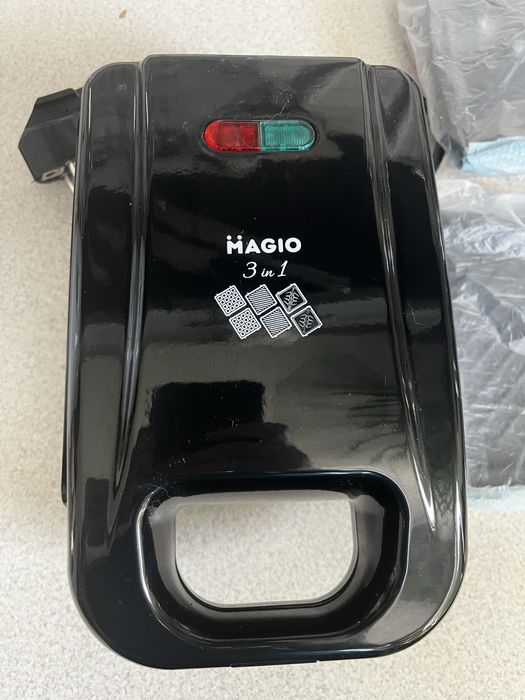 Продам в отличном состоянии электровафельницу и соковыжималку