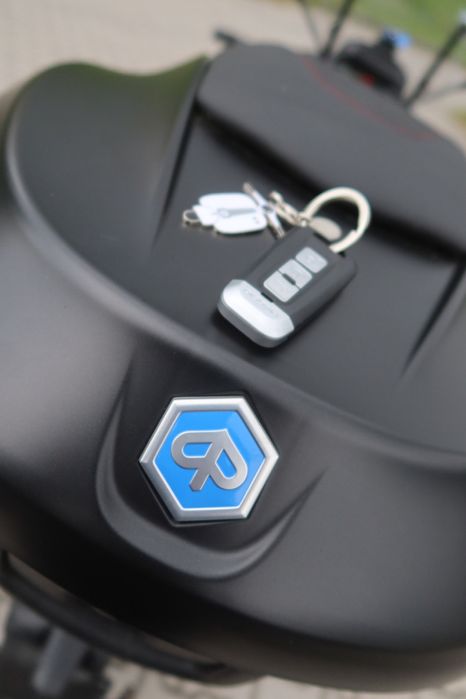 Piaggio Beverly 400 HPE 2023.11 Nero Cosmo model 2024