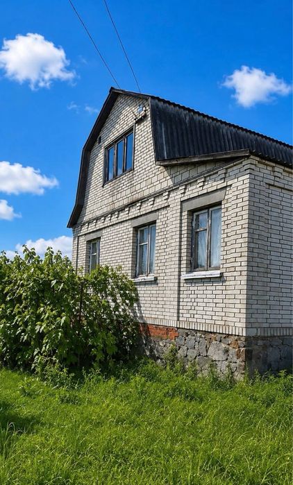 Продаж дачного будинку з ділянкою
