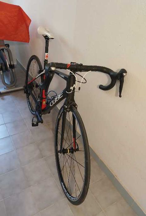 Bicicleta estrada em Carbono.