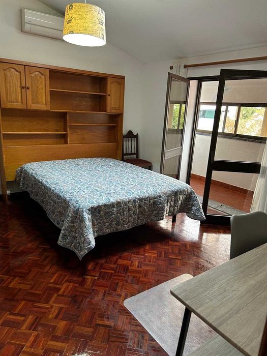 Arrendo quarto em moradia individual