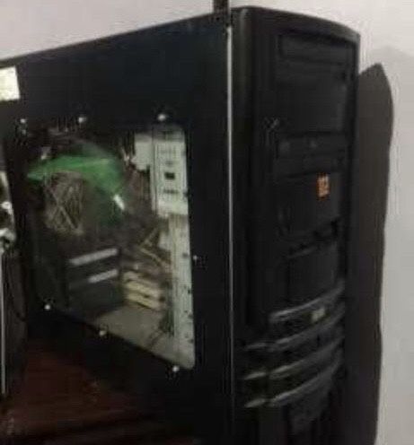 3 Torres de computador Para troca ou venda