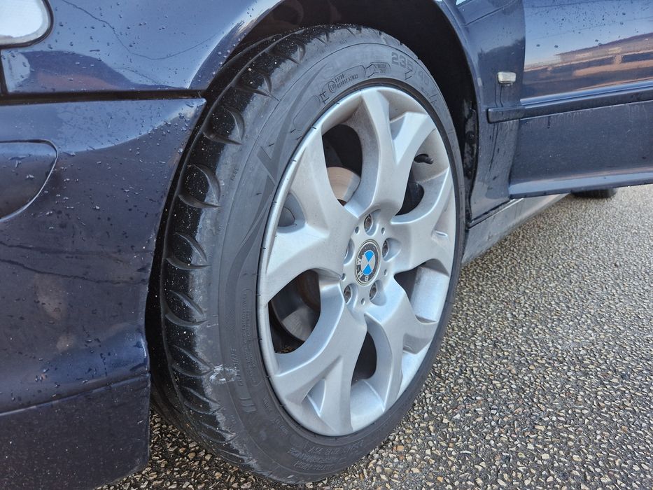 Pneus 235/40 R18 NOVOS