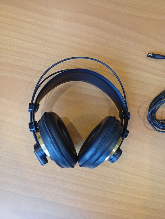 Fones AKG K-240 Studio Novos