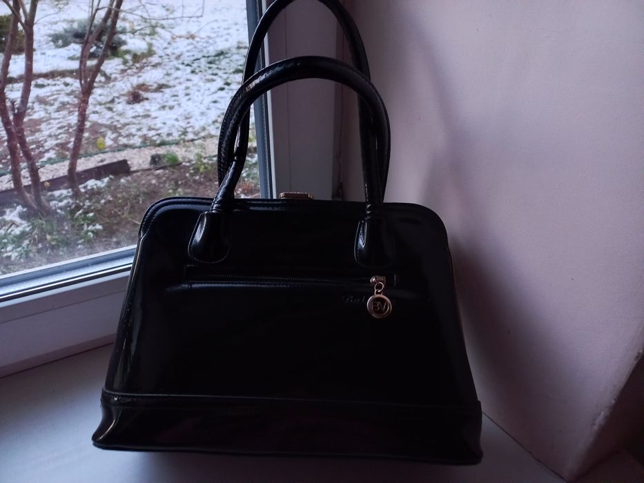 Продам женскую сумку