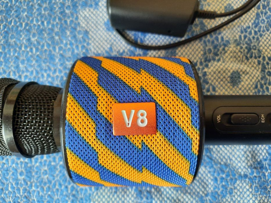 Караоке микрофон V8 беспроводной блютуз микрофон bluetooth