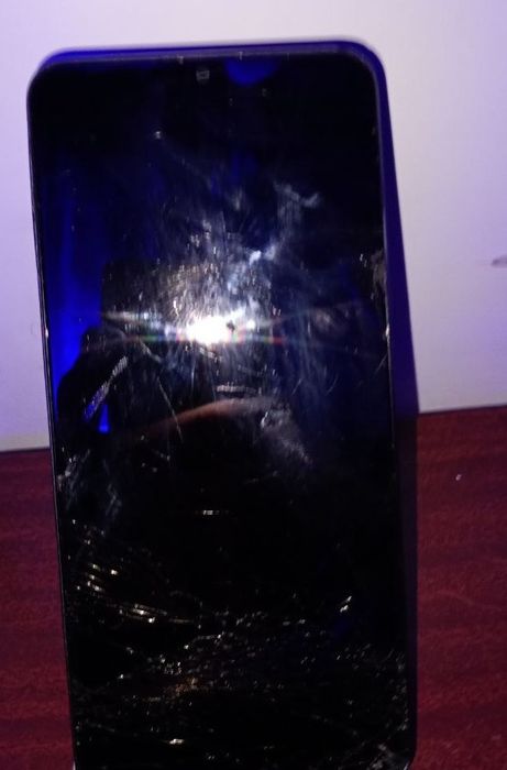 Продам Xiaomi redmi 7a и Realme not 50