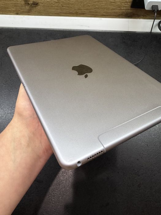 Ipad Pro 9.7 (a1674) 32 LTE