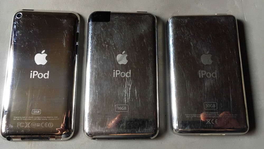 Apple iPods A1136-30G, A1213-16G e A1367-32G