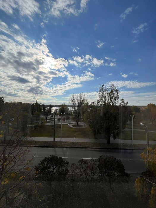 Продам 1 кім. кв Силікатна, 4