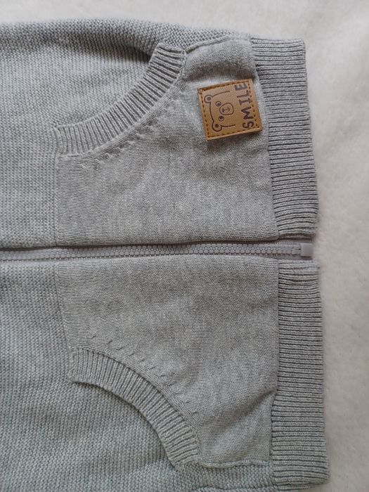 Szary rozpinany sweterek dla chlopca chrzest ślub r. 74