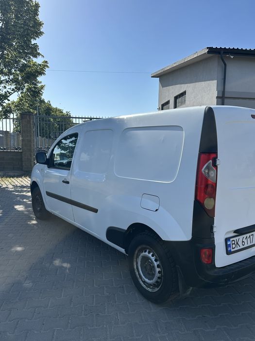 Машина renault kangoo