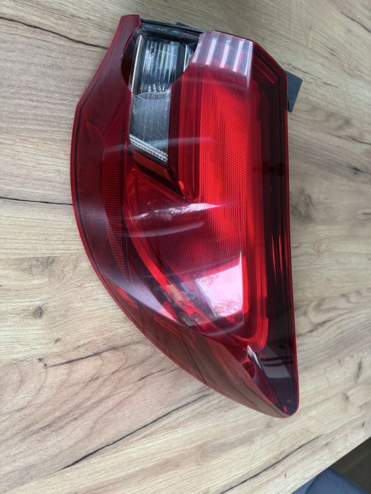 Lampa tylna opel astra j sedan