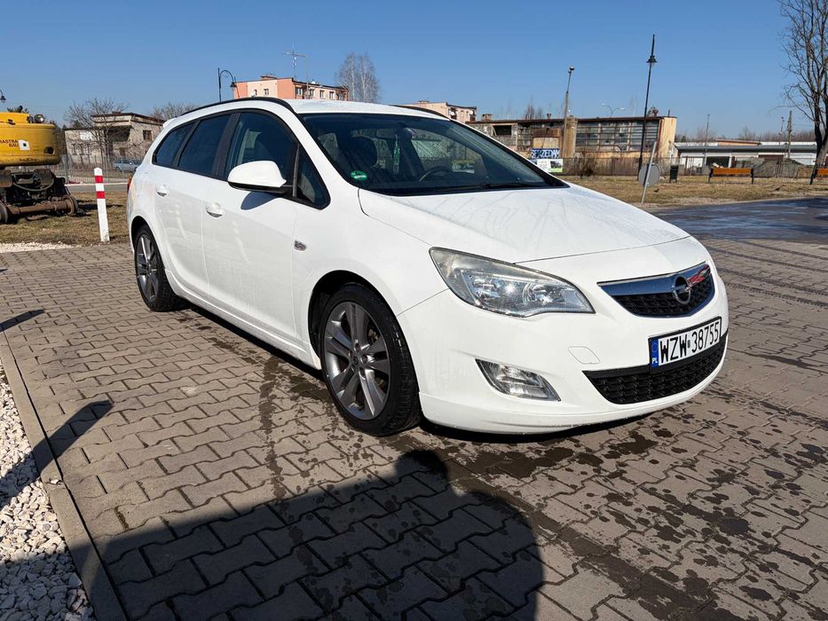 Astra J 1.6 LPG Sports Tourer OPC LINE