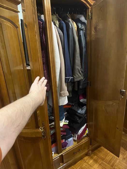 Roupeiro em madeira de carvalho maciça