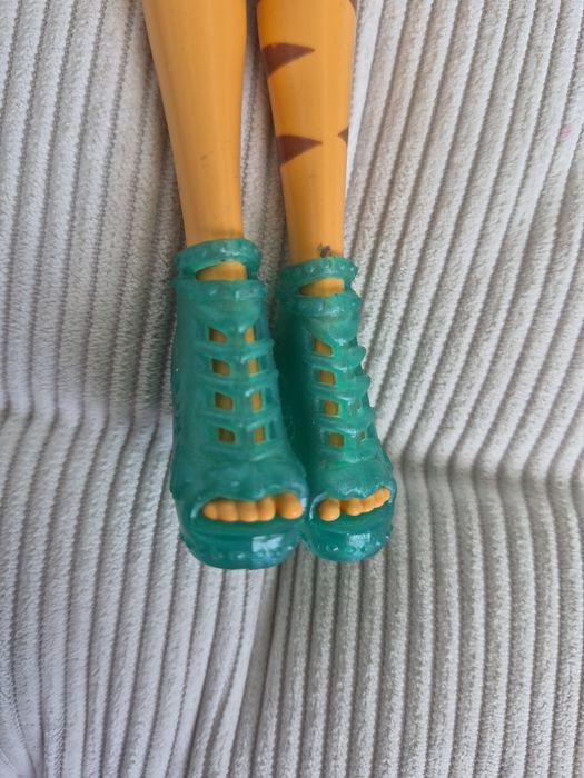 Кукла Монстр Хай Торалей Страйп