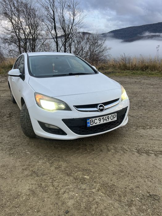 Опель астра j 2012 торг!!!