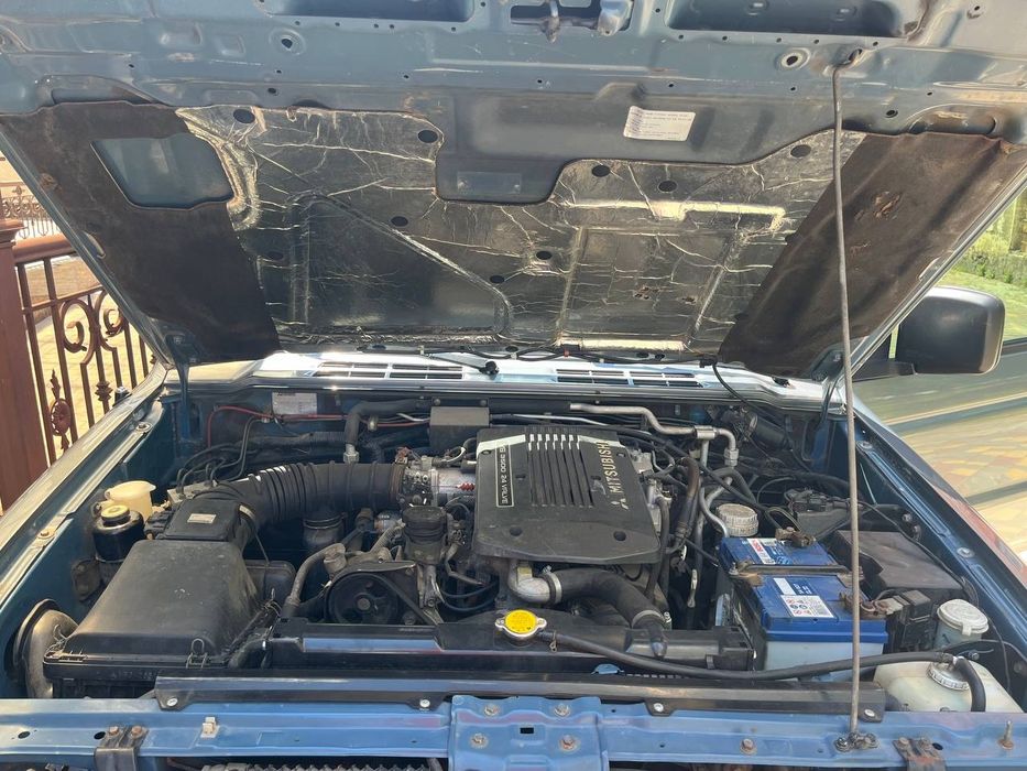 Mitsubishi Montero 1997 VIN JMB0RV450WJ000168 фото оголошення 6 з 8