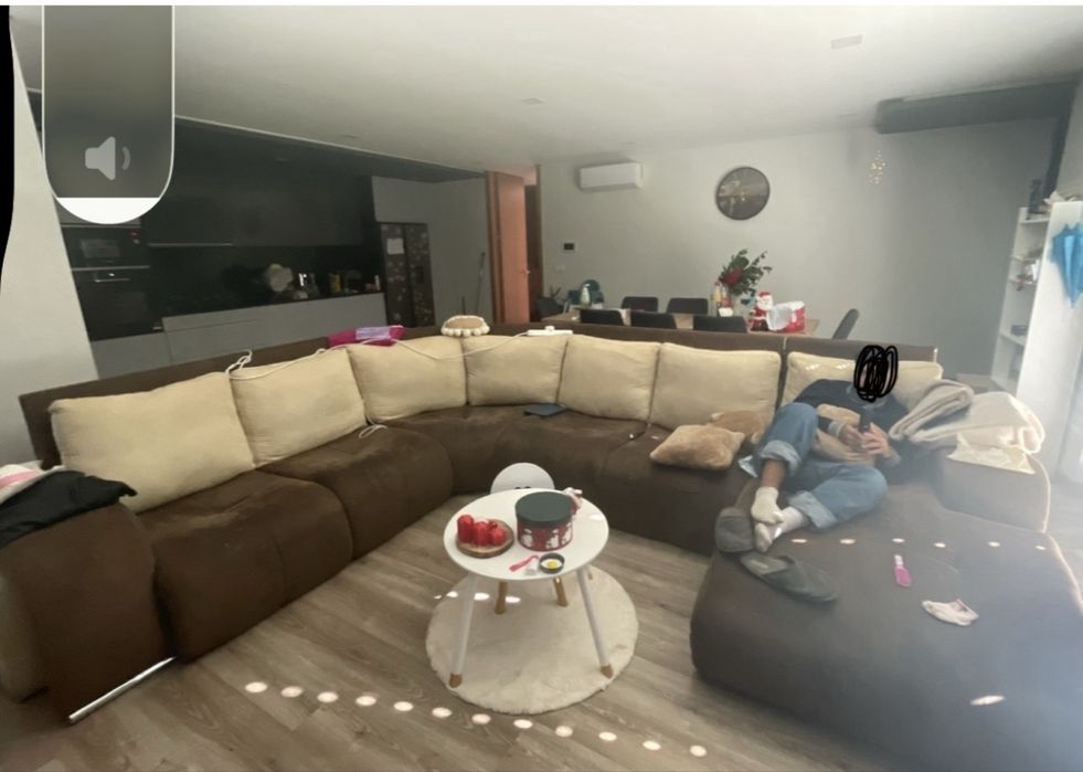 Sofa 6+chaise long da para tirar a curva e fica so 4 lugsres + chaise long