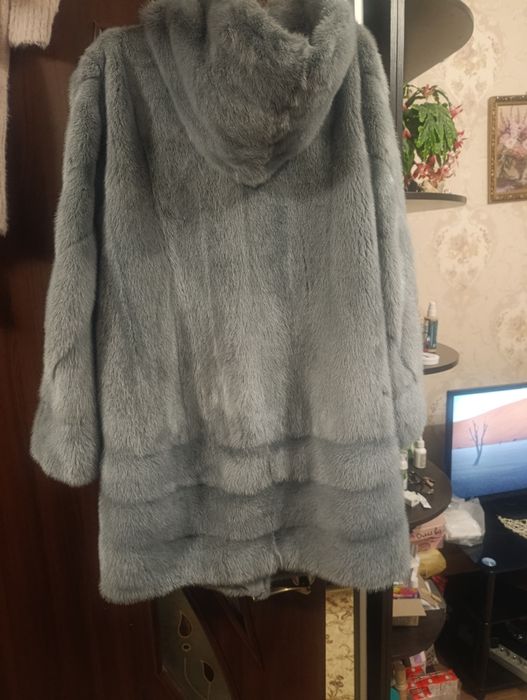 Продам норковую шубу 52 размера