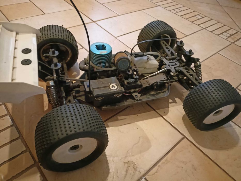 Racing Truggy 1/8 samochód zdalnie sterowany, spalinowy