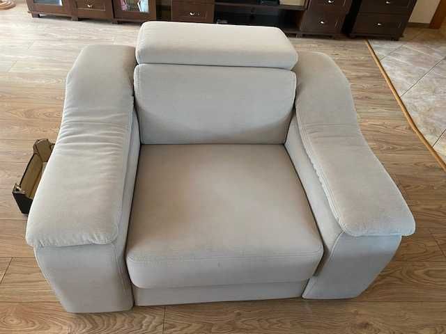 Sofa + fotel ze składanymi zagłówkami