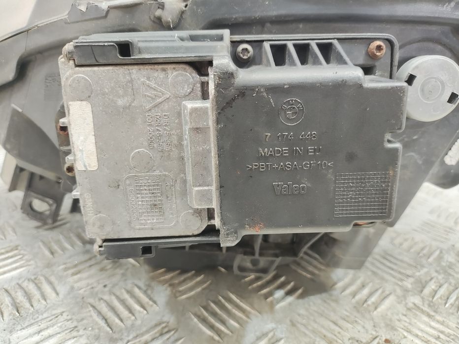 Ótica Direita BiXénon BMW Serie 1 E81 E82 E87 E88 2004 a 2011