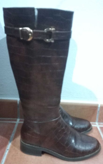 Botas castanhas rasas