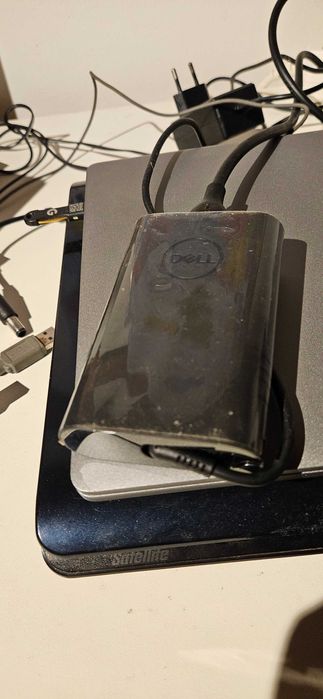 Dell Latitude 5400 Chromebook with 8 GB of memory.64729625455235123