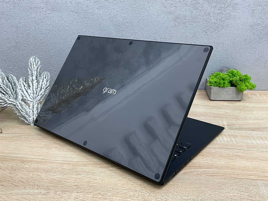 Ультрабук LG Gram 17Z90S 17" 2K/ Core Ultra 7-155H/32Gb DDR5/1TB Новий