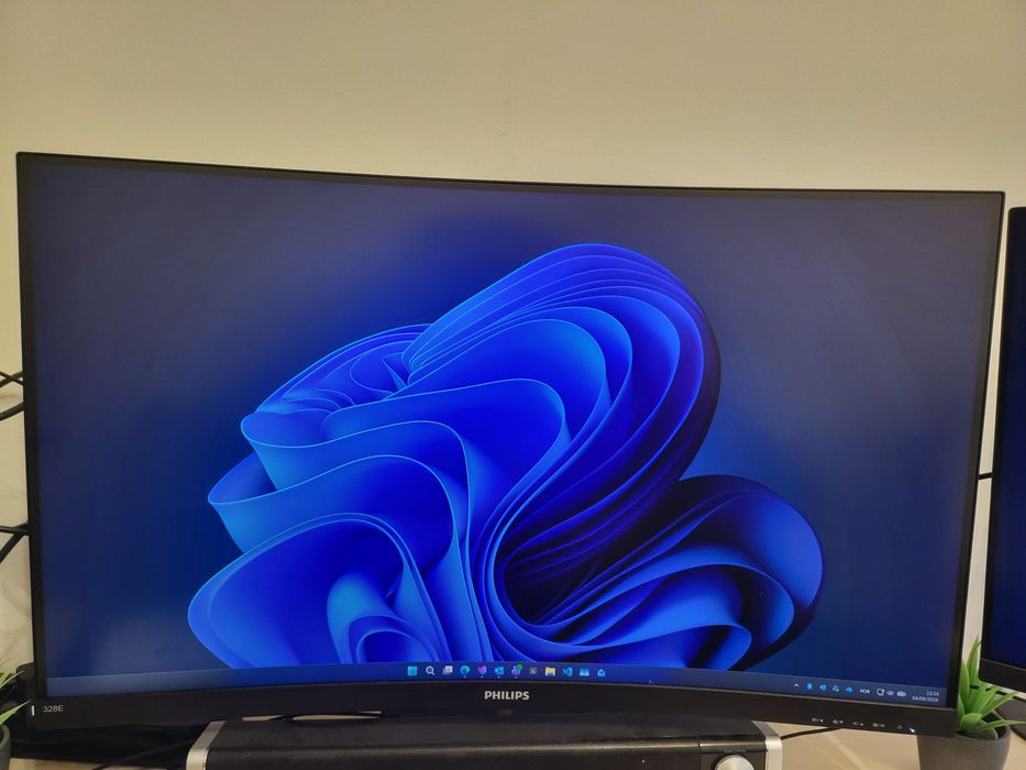 Monitor curvo 4k uhd 32" polegadas