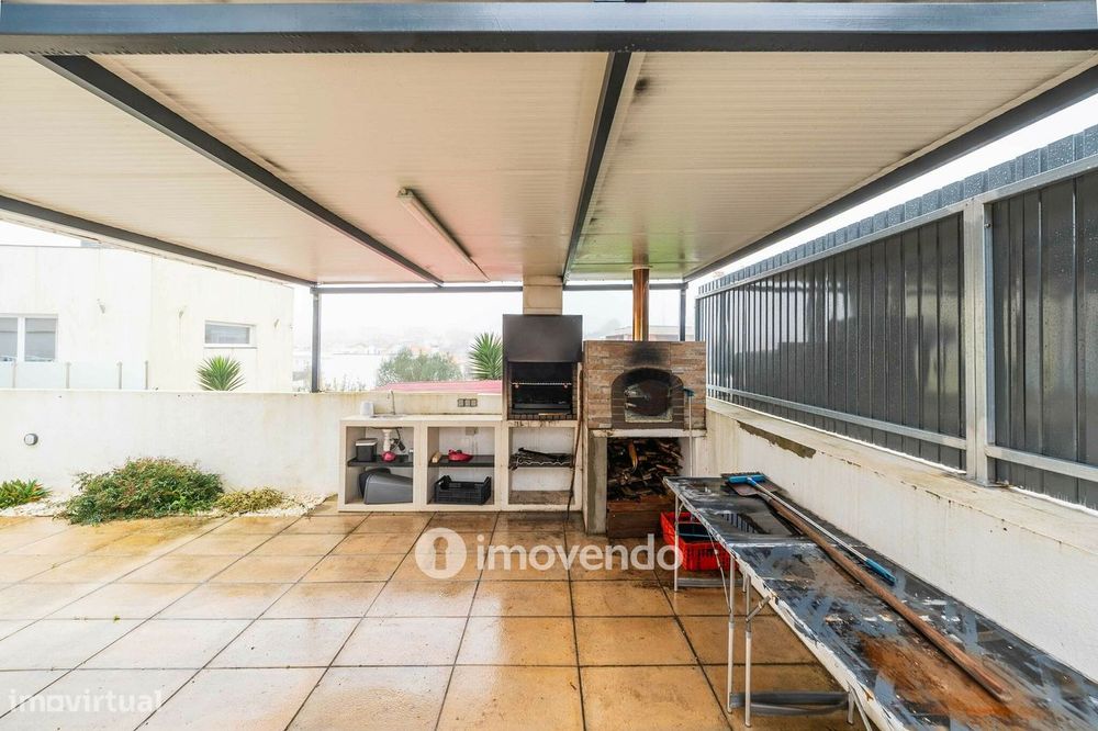 Moradia T3+1 moderna e exclusiva, com garagem e jardim, em Porto Salvo