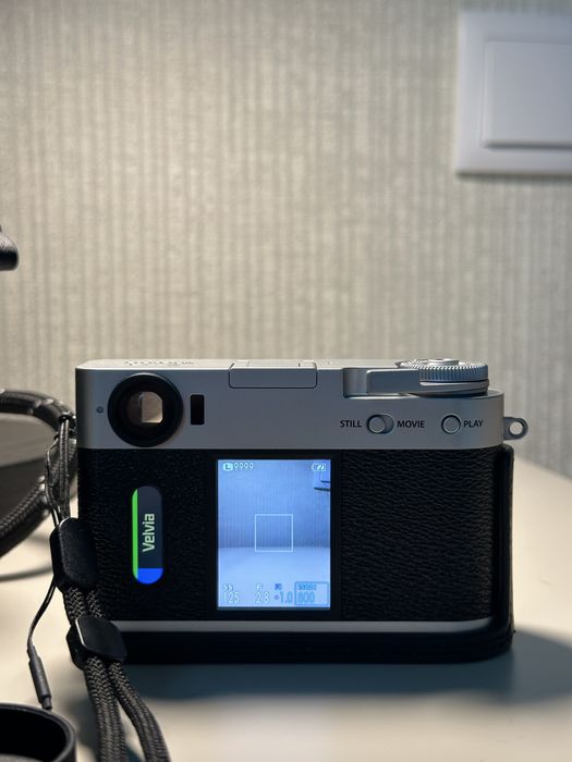 Fujifilm X-Half (Silver) + cartão 128GB  incluído | Como Nova |