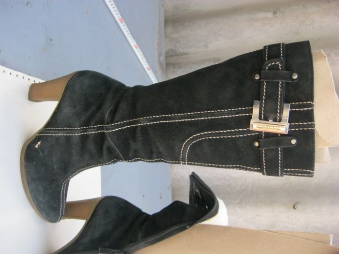 Продам женские сапоги