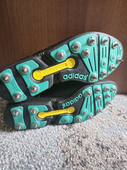 Вінтажні туфлі від Adidas