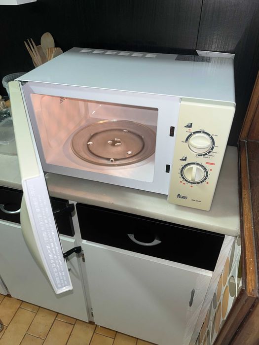 Microondas TEKA modelo MW 20 BF