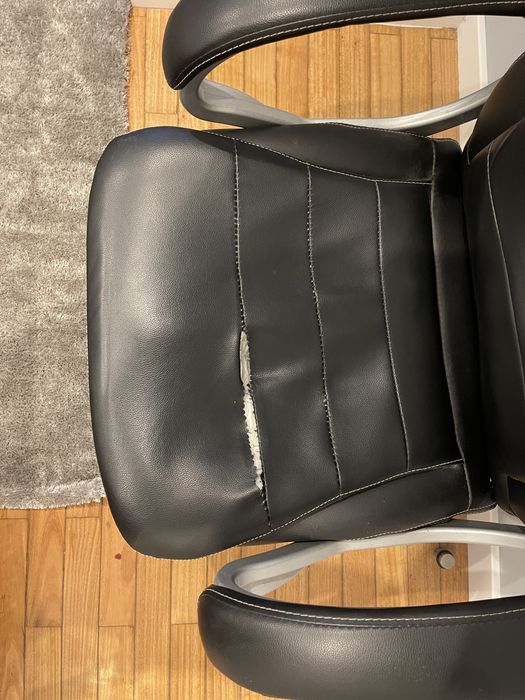 Cadeira de escritório giratória preta