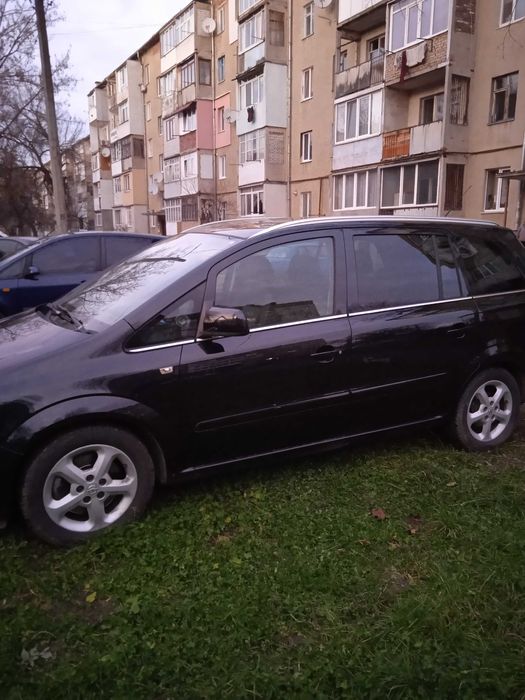 Чудовий  мінівен