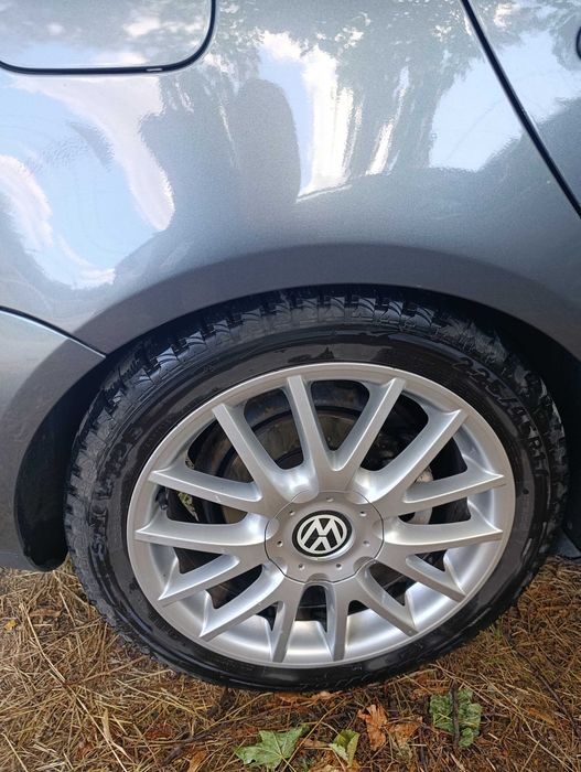 Продам гольф п'ятий універсал  автомат авто в гарному стані