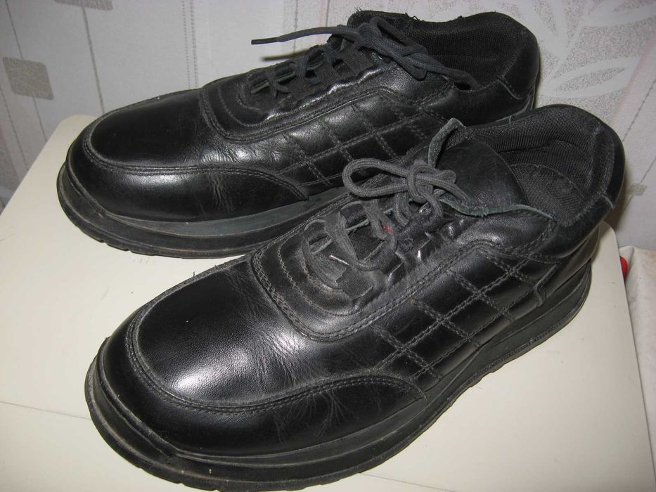 Кроссовки  кожаные теплые потрясающие мощные суперcтильные р44 ст 29см