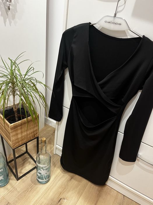 Czarna sexy mini sukienka z długim rękawem r. M