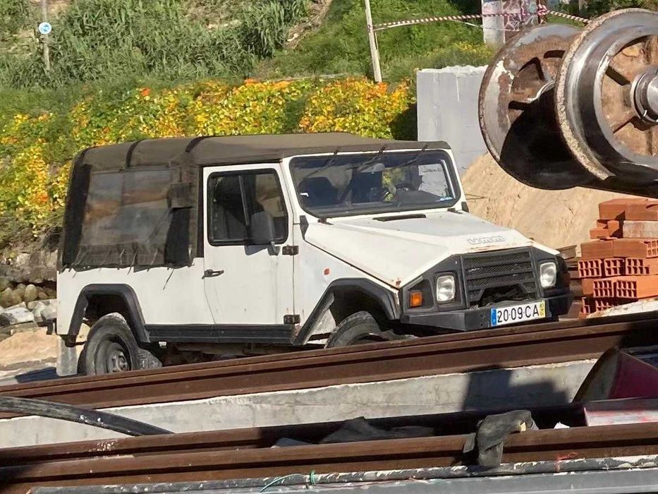 UMM '93 cabrio 8 lugares para restauro - ideal para animação turística