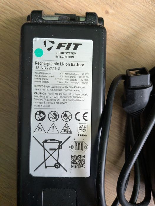 Akumulator (bateria) z ładowarką FIT
