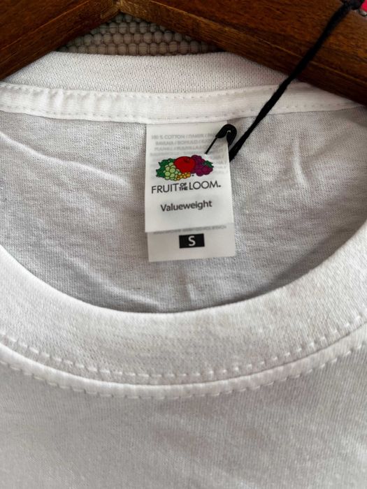 T-Shirt Love is Love – Fruit of the Loom – Nova